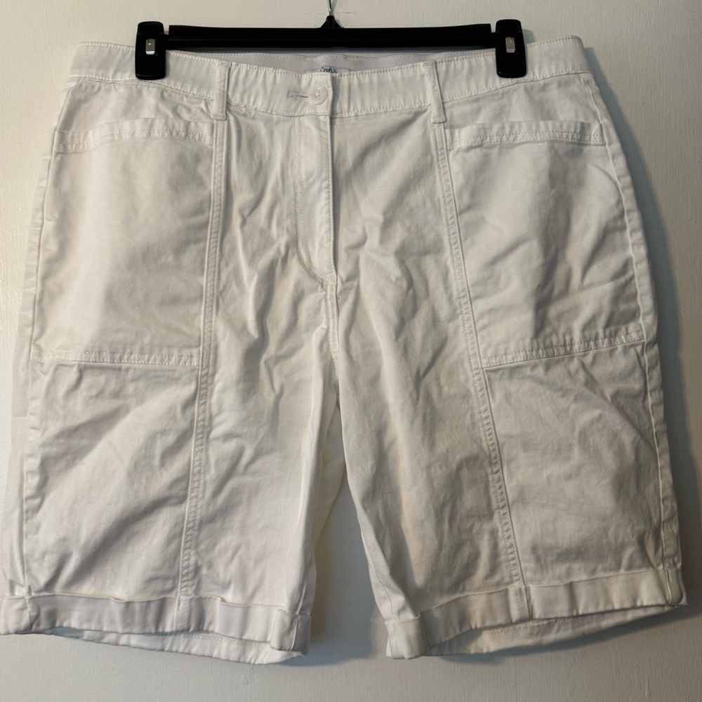 Croft and Barrow Women's White Bermuda Shorts Size 18